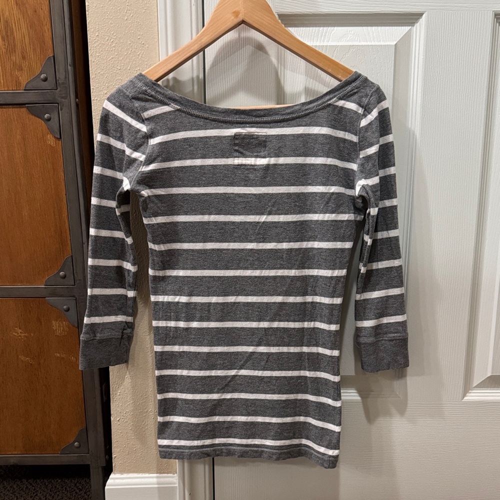 Hollister Gray White Striped 3/4 Sleeves cotton shirt Top XS - Picture 8 of 13